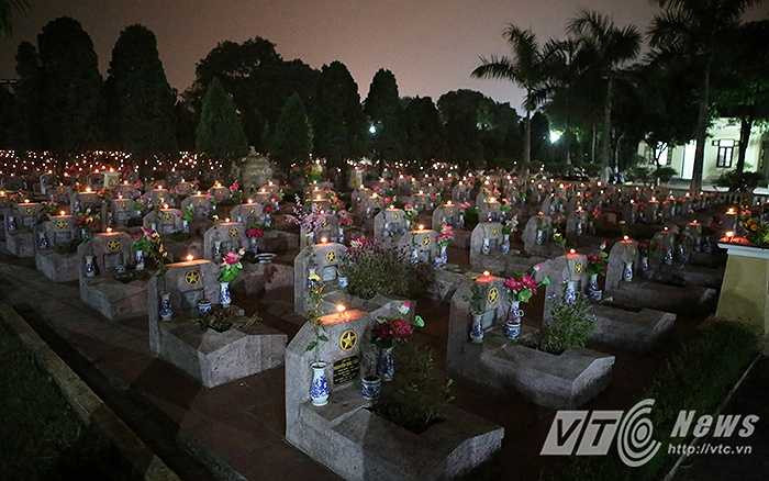 Nghĩa trang liệt sỹ Tây Tựu là nơi yên nghỉ của hơn 2.000 anh hùng liệt sỹ trong suốt các cuộc chiến tranh. (Ảnh: Việt Linh)