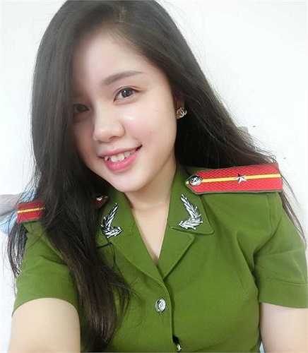 Hiện cô bạn đang công tác tại Công an TP Hà Nội.