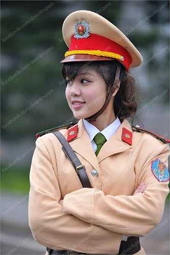 Nhung chia sẻ: 'Những chuyến thiện nguyện không chỉ mang lại cho mình nhiều kinh nghiệm sống, giao lưu, gặp gỡ những bạn bè có chung chí hướng mà còn giúp cho mình thêm trải nghiệm, chứng kiến tận mắt những hoàn cảnh khó khăn'.