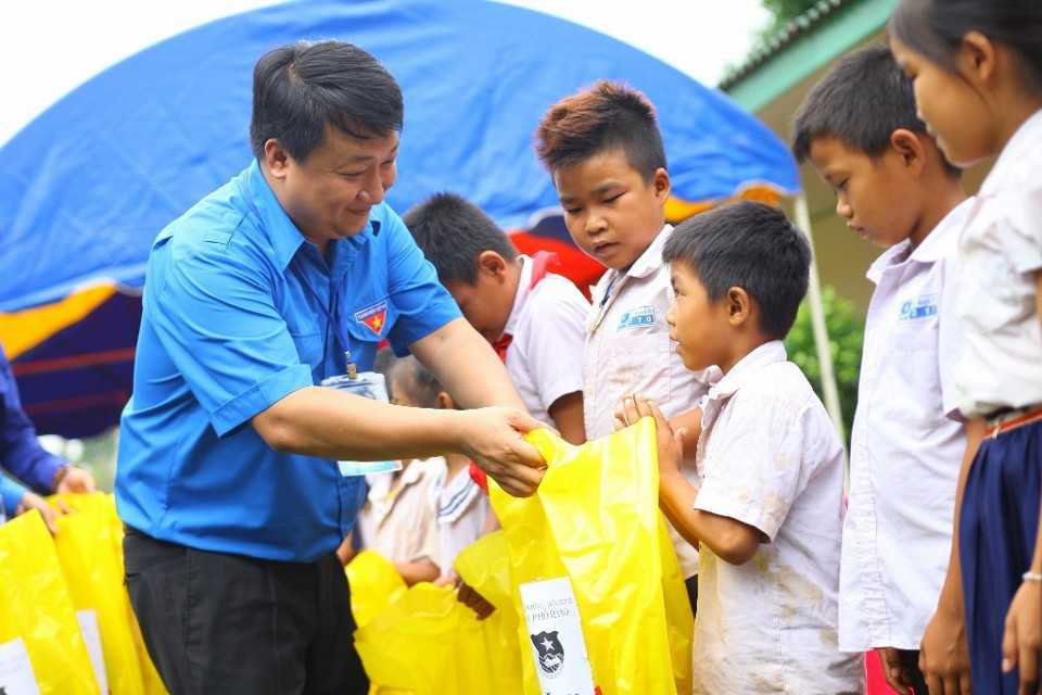 Thanh niên Thủ đô tình nguyện tại Lào