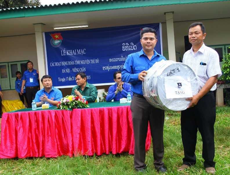 Thanh niên Thủ đô tình nguyện tại Lào