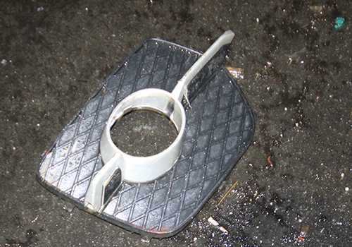 Tông đôi nam nữ văng 50m trên cầu Thuận Phước, ôtô bỏ trốn