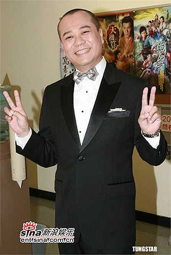 Không đẹp trai ngời ngời như Lâm Phong, không nam tính như Trương Gia Huy song Âu Dương Chấn Hoa vẫn là cái tên nổi đình nổi đám của màn ảnh với series Bằng chứng thép, Nhân chứng, Lực lượng phản ứng…