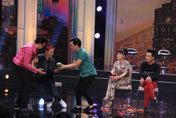 bí mật đêm chủ nhật