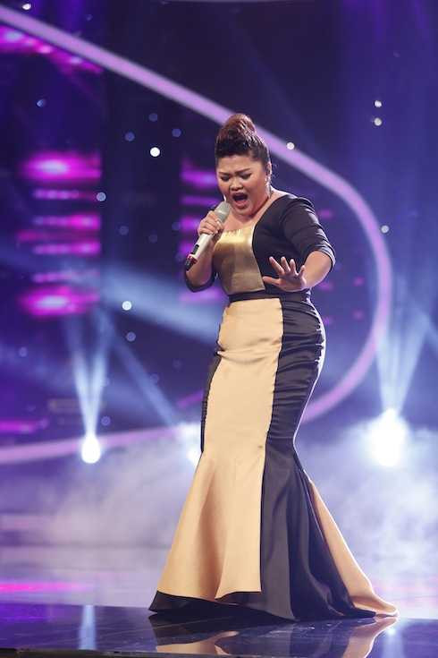 'Bánh bông lan' toả sáng với 'One night only'