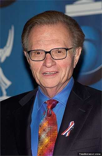 Larry King. Ông trùm truyền thông hiện nay sở hữu khối tài sản ‘khủng’ 150 triệu USD. Ông từng có thời gian khó khăn khi truyền thông không thực sự phát triển vào những năm 1960s. Đến năm 1971, sau khi nhận được một cáo buộc, Larry King bị bắt và mất luôn công việc của mình, để lại một khoản nợ khoảng 300.000 USD. Không có việc làm, Larry King không thể trả được và tuyên bố phá sản không lâu sau đó