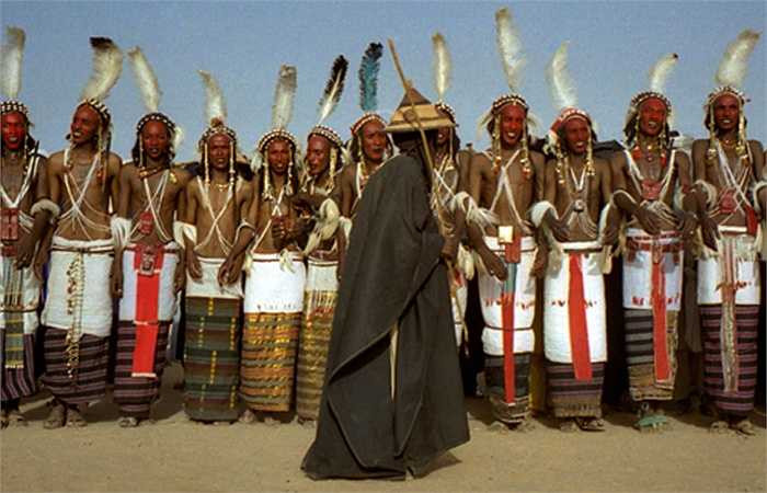 Nụ cười rạng rỡ khoe hàm răng trắng bóng luôn là điều quan trọng mà mỗi thí sinh không thể quên trong suốt cuộc thi.