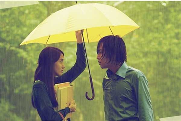 Chuyện tình lãng mạn ở 2 mốc thời gian 1972 và 2012 trong phim Love Rain đều do 2 diễn viên Yoona (SNSD) và Jang Geun Suk đóng.