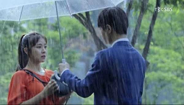 17 năm tình bạn thâm giao của cặp đôi trong phim vẫn mãi dùng dằng không thể phát triển thành tình yêu.