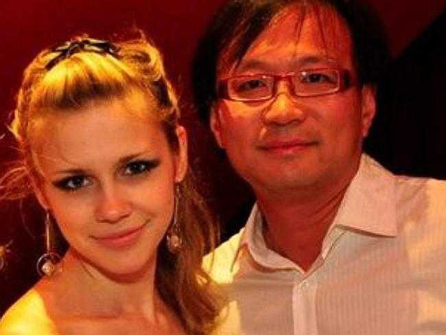 Lời thú nhận của những 'chân dài' cặp với đại gia