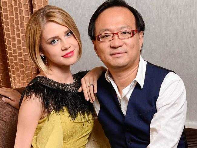 Lời thú nhận của những 'chân dài' cặp với đại gia