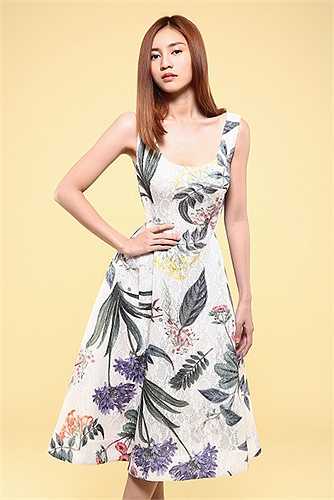 Trong bộ ảnh mới thực hiện, Ninh Dương Lan Ngọc gây ấn tượng với vẻ đẹp thanh thoát, nữ diễn viên chọn trang điểm tông màu nhẹ nhàng và mái tóc thẳng xõa tự nhiên. 