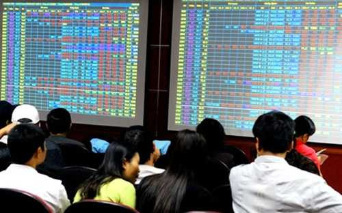 Phải đóng thuế thu nhập cá nhân nếu được thừa kế, tặng quà bằng chứng khoán