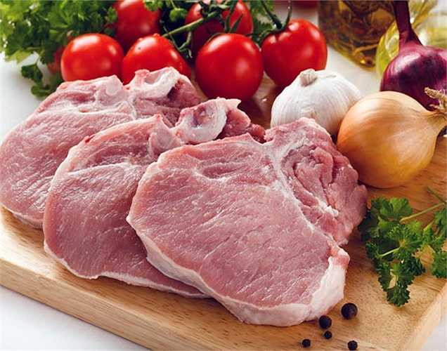 Ăn quá nhiều protein: Theo một nghiên cứu dùng quá nhiều protein trong chế độ ăn uống có thể gây hại cho thận. Sản phẩm khi tiêu hóa protein là amoniac. Nó là một chất độc mà thận cần phải trung hòa. Quá nhiều protein có nghĩa là thận phải nỗ lực nhiều hơn, dẫn đến giảm chức năng thận. 