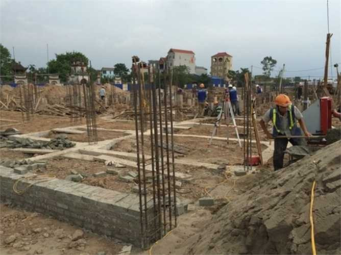 Nhà liền kề, biệt thự có diện tích từ 60-80m2/liền kề, biệt thự 200 m2 trở lên. Hiện đang được thi công xây dựng phần thô