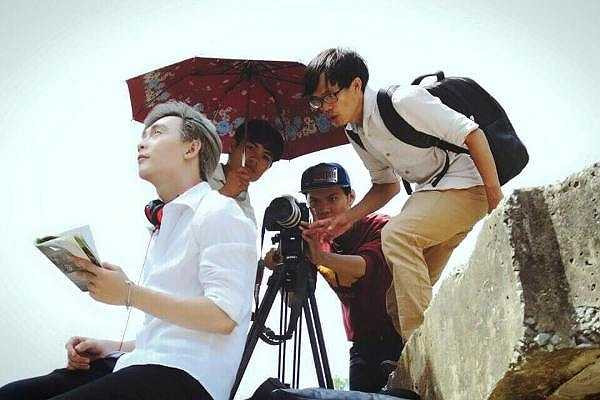 Được biết, trong thời gian tới, nhóm diễn viên do Duy Anh quản lý sẽ cho ra mắt MV cover 'Say You do' dựa trên một câu chuyện có thật. Duy Anh - nam chính trong clip đã kể lại câu chuyện của mình cho nhóm. 