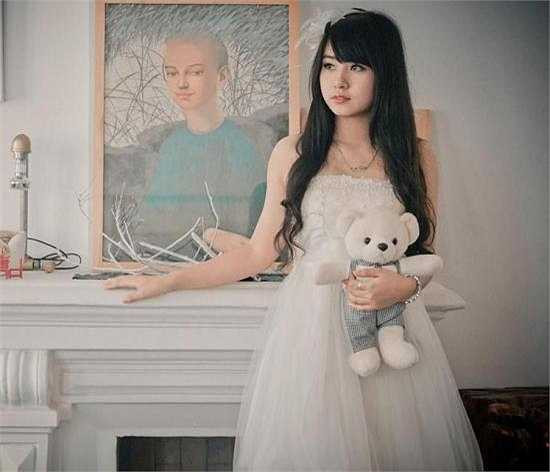 Những bức ảnh cô chia sẻ lên diễn đàn hay trang cá nhân facebook đều nhận được hàng ngìn lượt thích và bình luận.