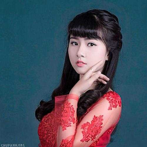 Thảo Rosy từng lọt top 30 Miss Thương mại, huấn luyện viên chương trình Nhảy cùng bibi trên Kênh Bibi, giải Ba môn Vật lý cấp tỉnh. 