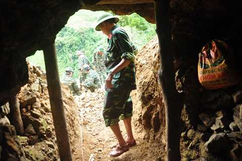 Quảng Ngãi, ra quân, truy quét, vàng tặc, trên núi, Cà Nhút