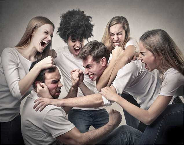 Các vấn đề về da: Một nghiên cứu cho thấy một số vấn đề về da có thể được liên kết với sự tức giận của một người. Giận giữ làm bạn căng thẳng, làm tổn hại khả năng miễn dịch, và làm cho da xấu đi.