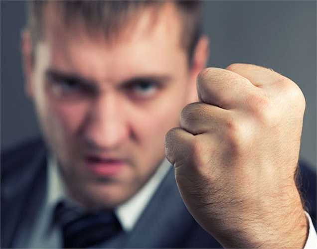 Cao huyết áp: Lúc tức giận khiến tim phải làm việc nhiều để bơm máu đến tất cả các bộ phận của cơ thể. Vì vậy sự căng thẳng gây huyết áp cao trong thời gian dài.