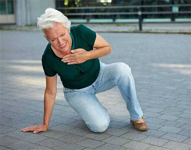 Nhồi máu cơ tim: Bạn có biết một thực tế là nhiều người phải chịu đựng cơn đau tim khi họ tức giận? Vâng, kiểm soát cơn giận dữ thì an toàn hơn cho trái tim của bạn. Nguyễn Hạt (theo Boldsky)