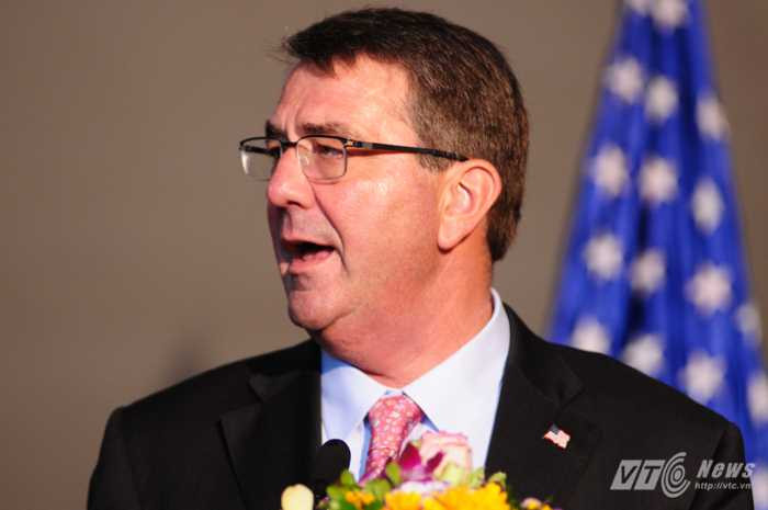 Bộ trưởng Quốc phòng Mỹ Ashton Carter