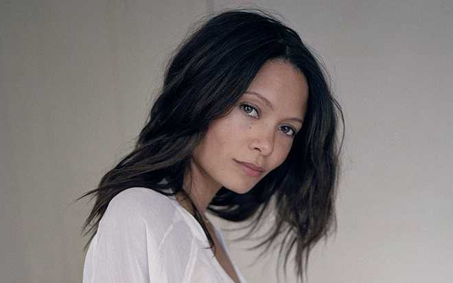 Thandie Newton: Trong Mission: Impossible II, Nyah Nordoff - Hall một nữ siêu trộm mà Ethan Hunt cần phải chiêu mộ cho nhiệm vụ giành lại quyền kiểm soát virus Chimera và thuốc giải Bellerophon. Vẻ quyến rũ của người đẹp khiến Hunt mau chóng xiêu lòng, đồng thời gặp phải không ít nguy hiểm. Các nhà sản xuất từng muốn Nyah tái xuất trong phần ba, nhưng kế hoạch quay phim nhiều lần bị trì hoãn khiến Newton không thể sắp xếp lịch tham gia. 
