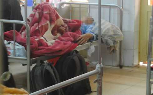 Uất ức chồng, một phụ nữ uống bả chó tự tử