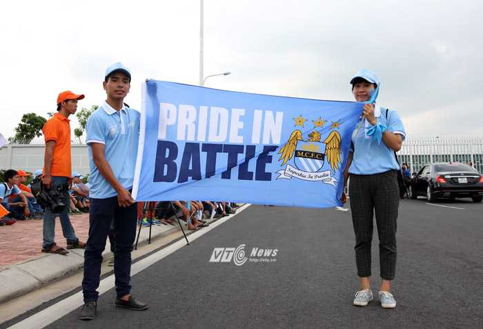 Fan Man City tại Nội Bài