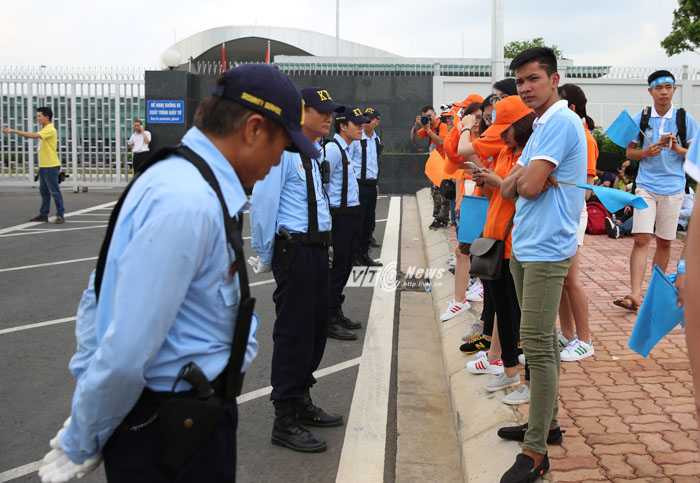 Lực lượng an ninh bảo vệ vòng ngoài