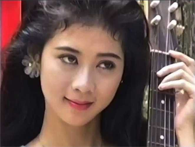 Cho đến tận ngày nay, điện ảnh Việt Nam có lẽ khó kiếm được một ai có nhan sắc vẹn toàn như cô. 