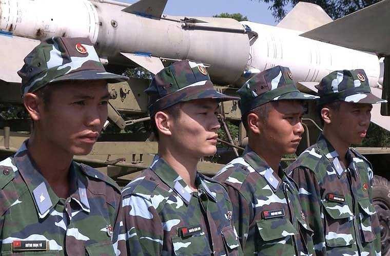 Quán triệt nội dung huấn luyện trước giờ bước vào thực hành. 