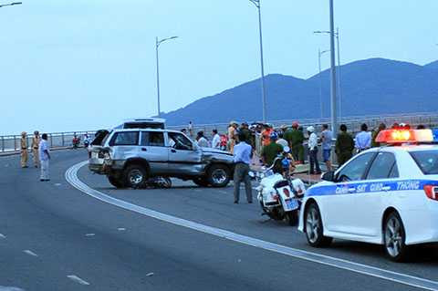 'Ngược dòng', cứu sống, hai em nhỏ, vụ tai nạn, thảm khốc, cầu Thuận Phước, Đà Nẵng