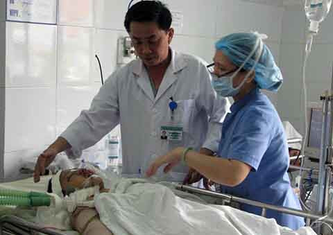 'Ngược dòng', cứu sống, hai em nhỏ, vụ tai nạn, thảm khốc, cầu Thuận Phước, Đà Nẵng