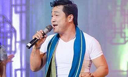 Không chỉ nổi tiếng trên màn ảnh, Lý Hùng còn đắt sô đi hát. Thời đó, chuyện cát-xê không được lên báo và gây sốt như bây giờ. Theo anh kể, ngày ấy hát ở Cung Hữu nghị Liên Xô – Hà Nội một ngày 2 suất, mà rạp của họ có hơn một nghìn khán giả. Ra Hải Phòng hát cũng 3 suất trong một ngày. Anh đi đến đâu cũng cháy vé.