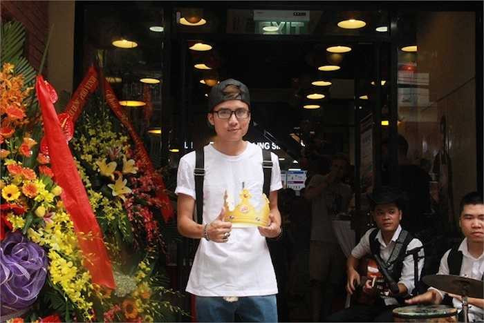 'Hotboy xe buýt' Minh Hoàng.