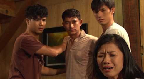 Thủy thừa nhận có con với ông Bách khiến các anh của mình phát điên.