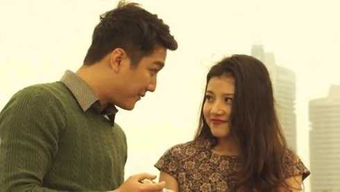 Huệ và nhân tình trẻ.