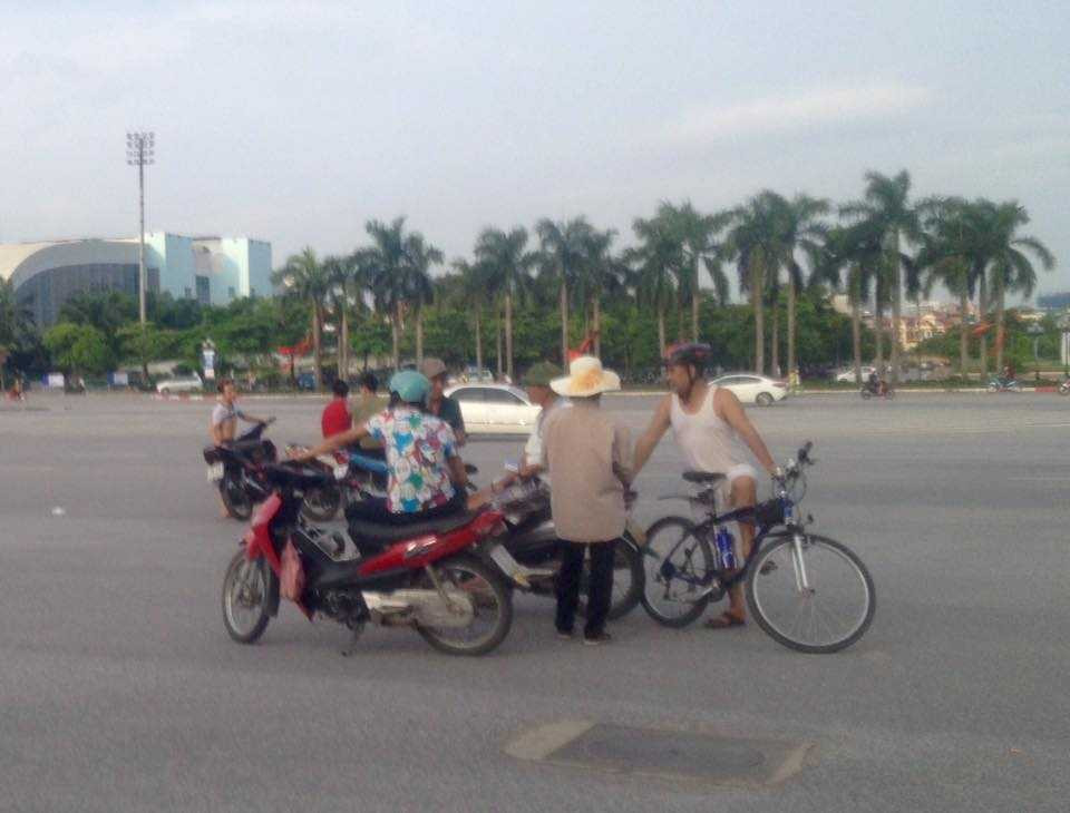 Một cuộc thương lượng giữa phe vé với 'người có vé bán'