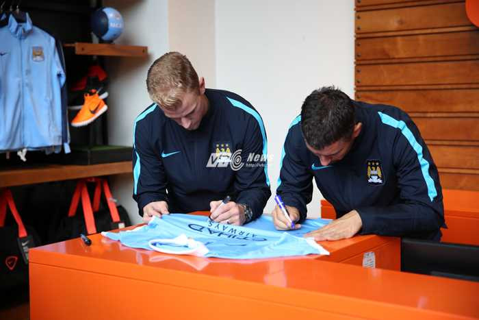 Trực tiếp: Man City tập mở, giao lưu với cổ động viên Việt Nam