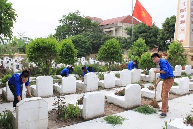 Tuổi trẻ Học viện Khoa học Quân sự tri ân anh hùng, liệt sĩ