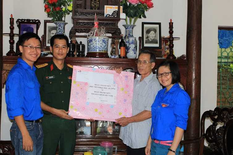 Tuổi trẻ Học viện Khoa học Quân sự tri ân anh hùng, liệt sĩ