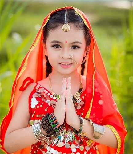 Mới đây, bộ ảnh Cô dâu 8 tuổi phiên bản Việt thu hút sự chú ý của cộng đồng mạng. Nhân vật chính trong các bức hình này là cô bé Nguyễn Nhật Tường Vy (sinh năm 2006). Vy hiện là học sinh lớp 3, trường tiểu học Trần Phú, TP Quảng Ngãi.