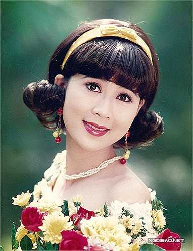 Diễm Hương đã lập gia đình và có 4 con. Chị sống ở cả nước ngoài lẫn Việt Nam. Diễm Hương được nhận xét là một người phụ nữ của gia đình, làm gì, đi đâu cũng chỉ nghỉ đến chồng con. 