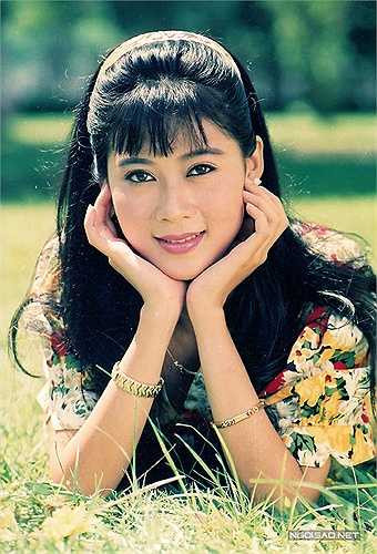 Diễm Hương từng đóng rất nhiều phim trong thời kỳ dòng phim thị trường ở miền Nam lên ngôi, có thể kể đến 'Phạm Công - Cúc Hoa', 'Sơn Tinh - Thuỷ Tinh', 'Vòng vây tội lỗi', 'Nước mắt học trò'... Hầu hết các vai diễn của Diễm Hương đều có số phận đầy bi kịch và nước mắt nên rất được khán giả thương mến. 