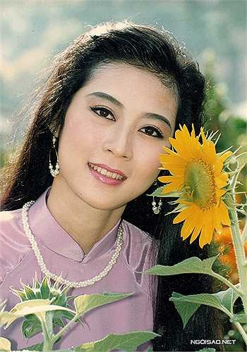 Cũng như các mỹ nhân cùng thời khác, Diễm Hương được hâm mộ cuồng nhiệt, từ thành thị đến nông thôn. Thời đó, hình ảnh Diễm Hương xuất hiện khắp nơi, từ pano, băng rôn đến lịch treo tường, vở học sinh... 