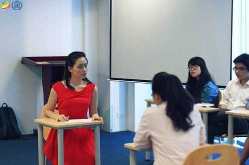 Nữ sinh Thanh Hóa xinh xắn giành được học bổng 3,5 tỷ đồng