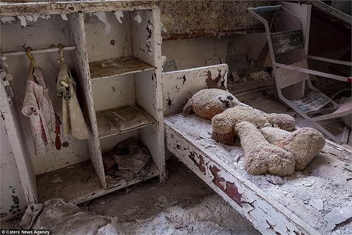 Vài ngày sau thảm họa, hàng chục ngàn người dân được yêu cầu di tản ra khỏi khu vực này