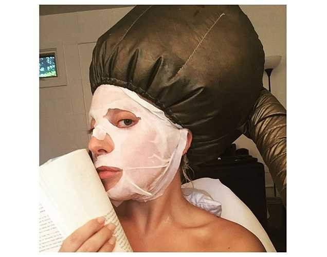 Lady Gaga đi làm đẹp thư giãn sau lịch trình dày đặc.